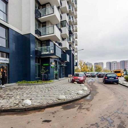 Новые Светлые Апартаменты Метро Славутич Kiev Extérieur photo