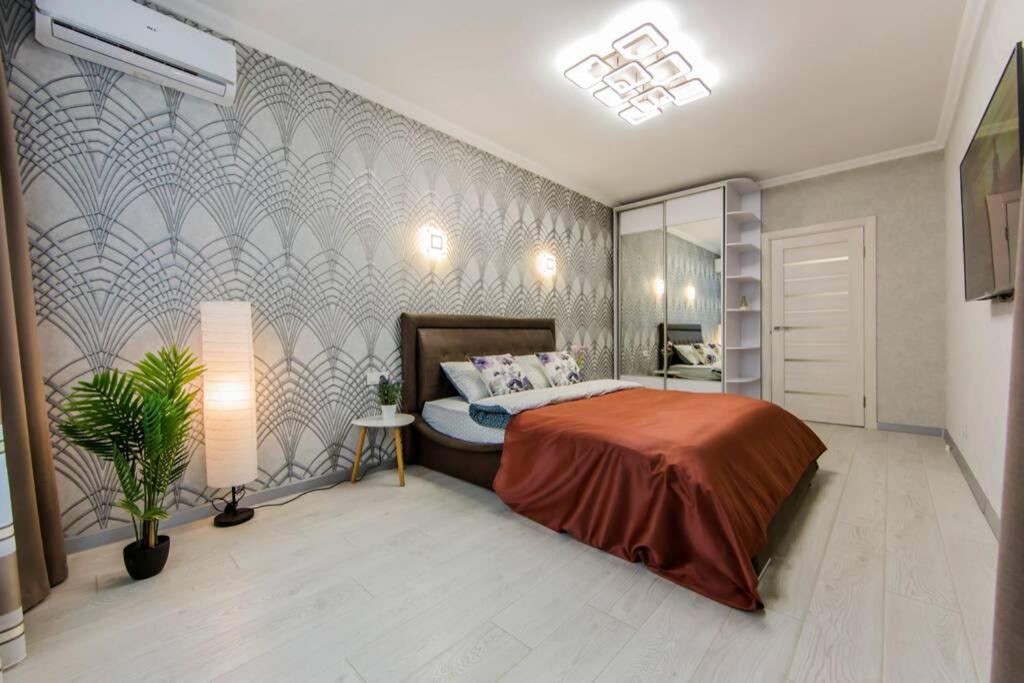 Новые Светлые Апартаменты Метро Славутич Kiev Extérieur photo