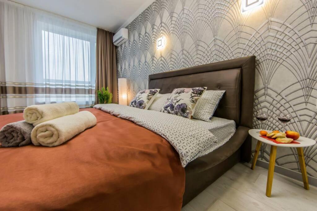 Новые Светлые Апартаменты Метро Славутич Kiev Extérieur photo