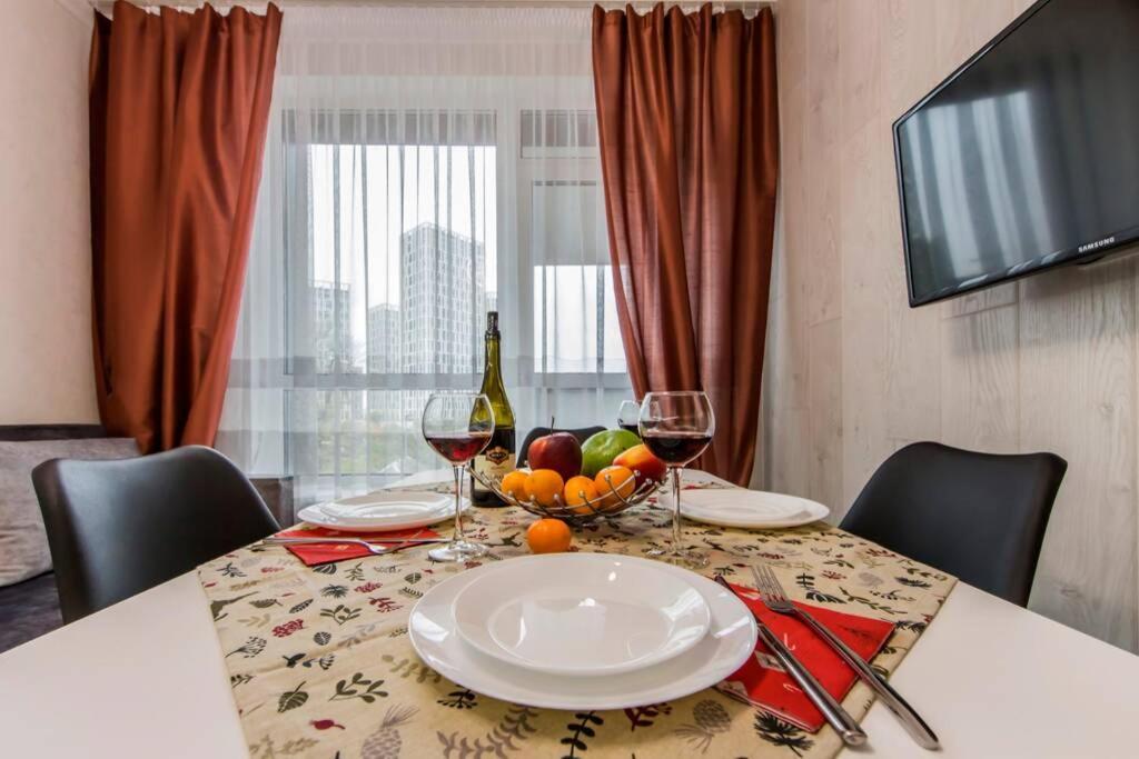 Новые Светлые Апартаменты Метро Славутич Kiev Extérieur photo